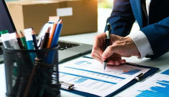  Business owner applying for equipment financing to build business credit