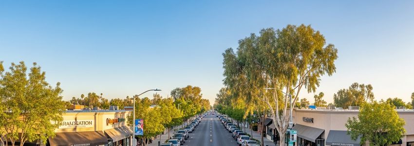 Small business district in Bakersfield, California