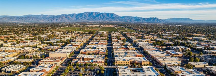 Aerial view of downtown Temecula, California business district for small business loans guide