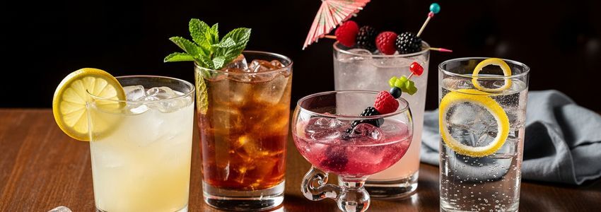 Cold drinks with ice cubes at a restaurant bar, illustrating the importance of commercial ice machine financing