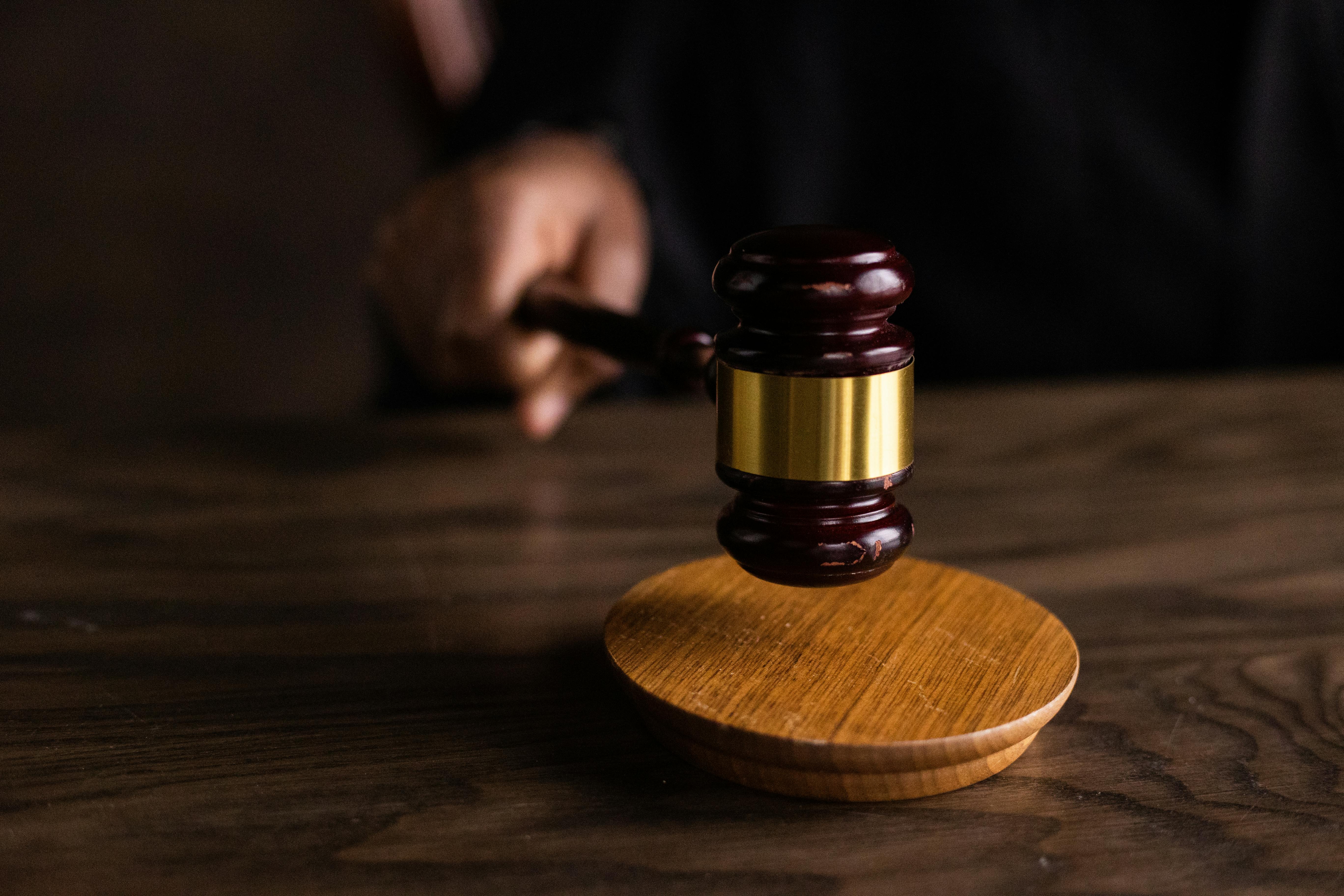 Optimal Funding Solutions for Auction Companies