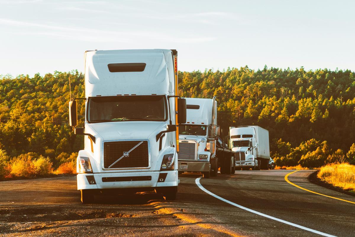 How Trucking Fleets Finance New Rigs